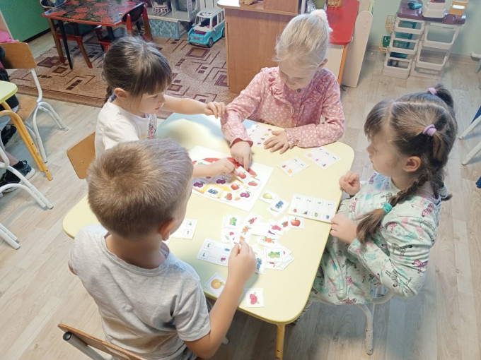 "Учимся играя" "Учимся играя".